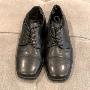 Black TKS dress shoes Size 12 Little Boy